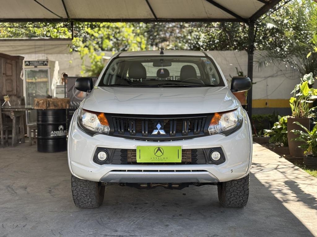 MITSUBISHI L 200 Triton - Foto