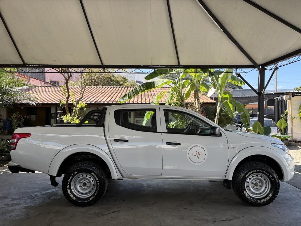 MITSUBISHI L 200 Triton - Foto