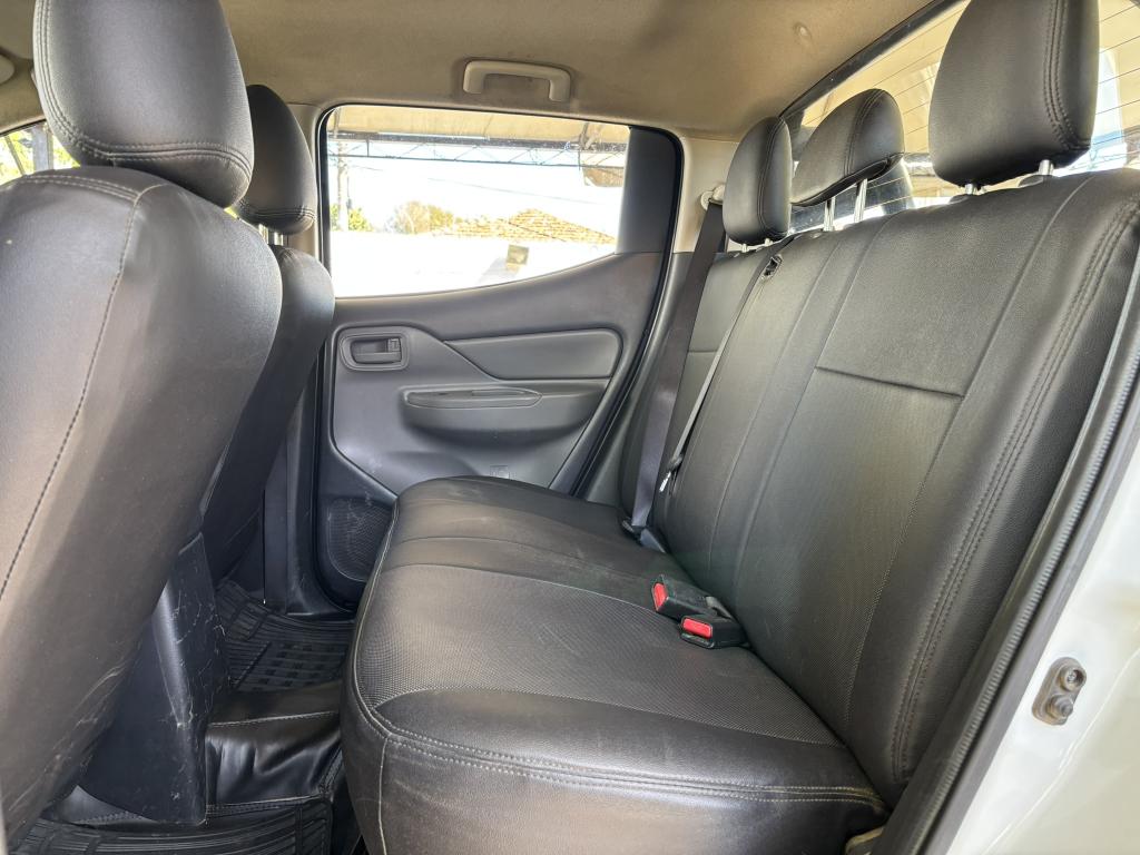 MITSUBISHI L 200 Triton - Foto