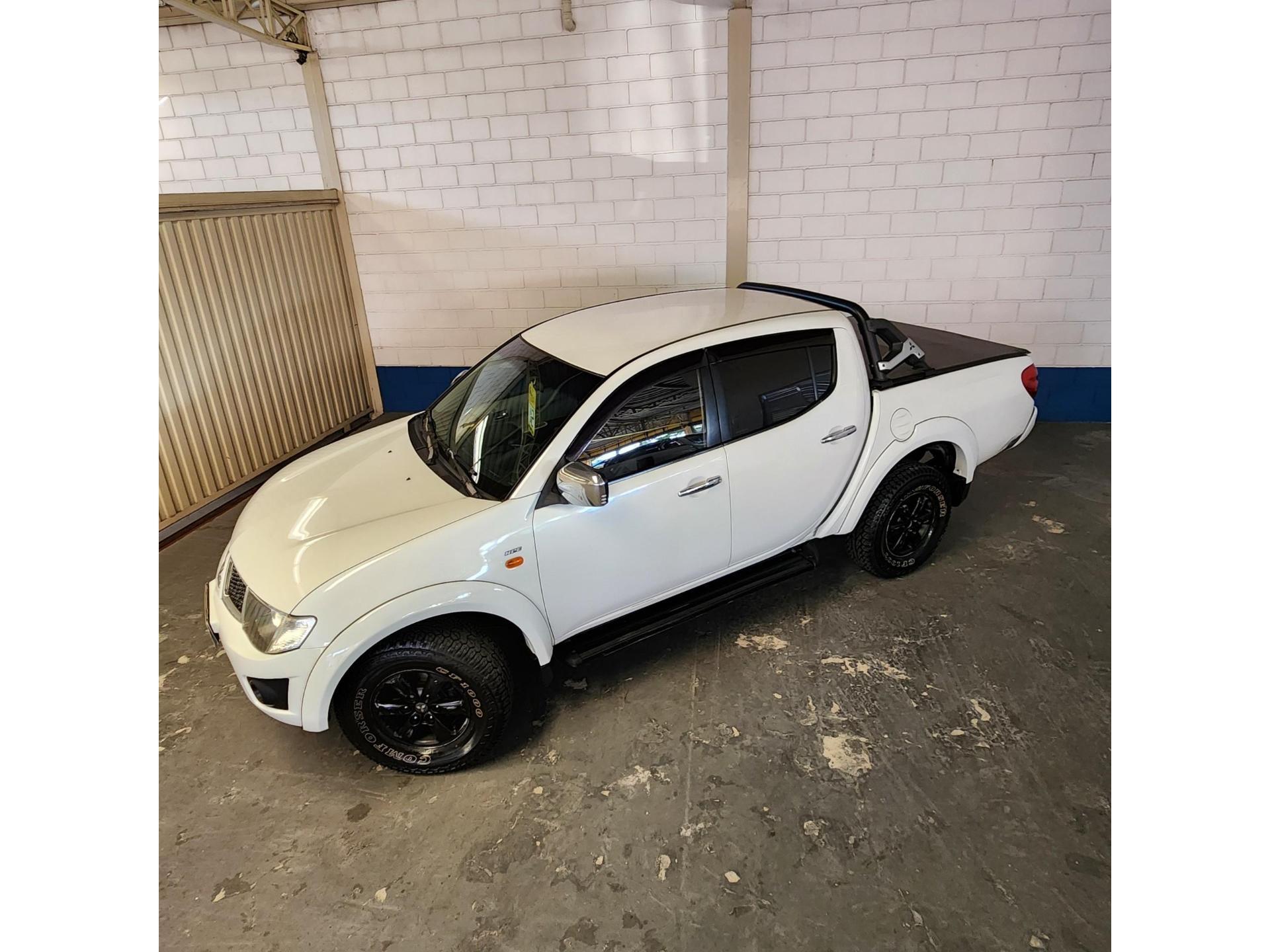 MITSUBISHI L 200 Triton - Foto