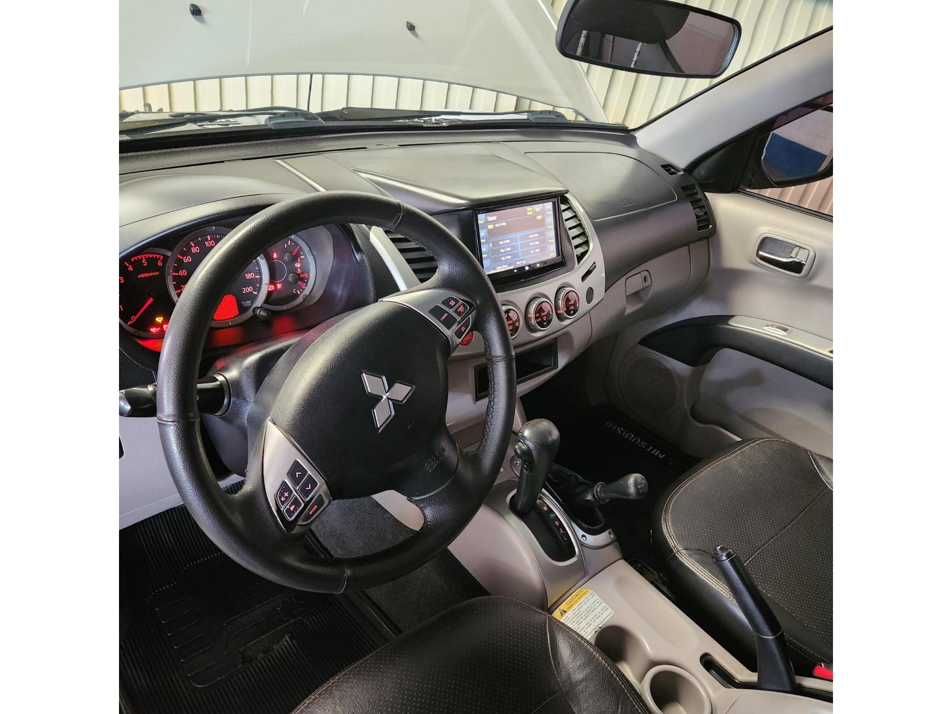 MITSUBISHI L 200 Triton - Foto