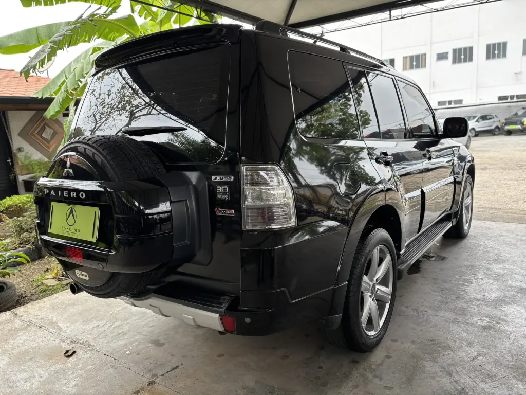 MITSUBISHI Pajero Full - Foto