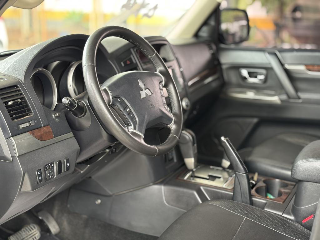 MITSUBISHI Pajero Full - Foto