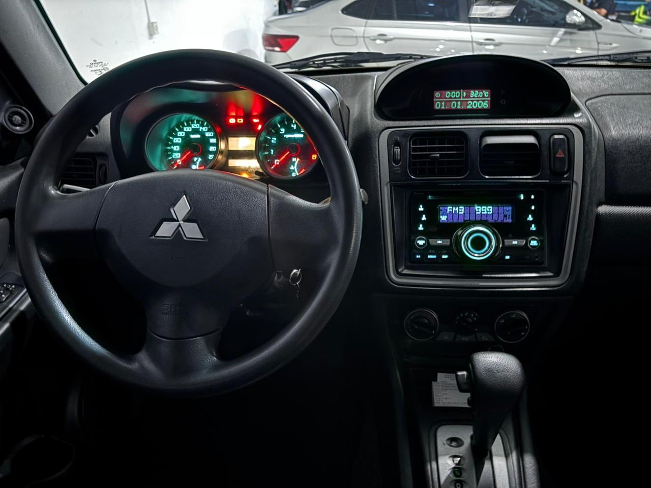 MITSUBISHI Pajero TR4 - Foto