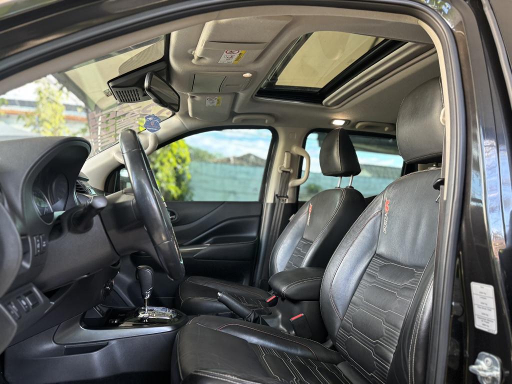 NISSAN Frontier - Foto