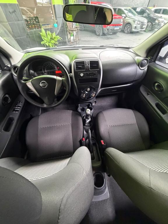 NISSAN March - Foto