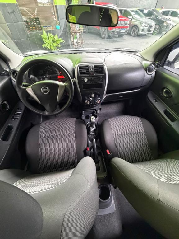 NISSAN March - Foto