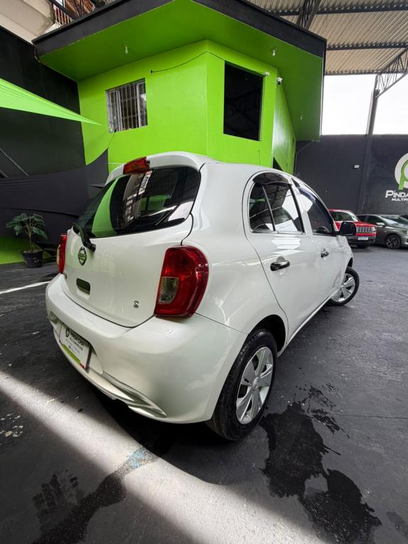 NISSAN March - Foto