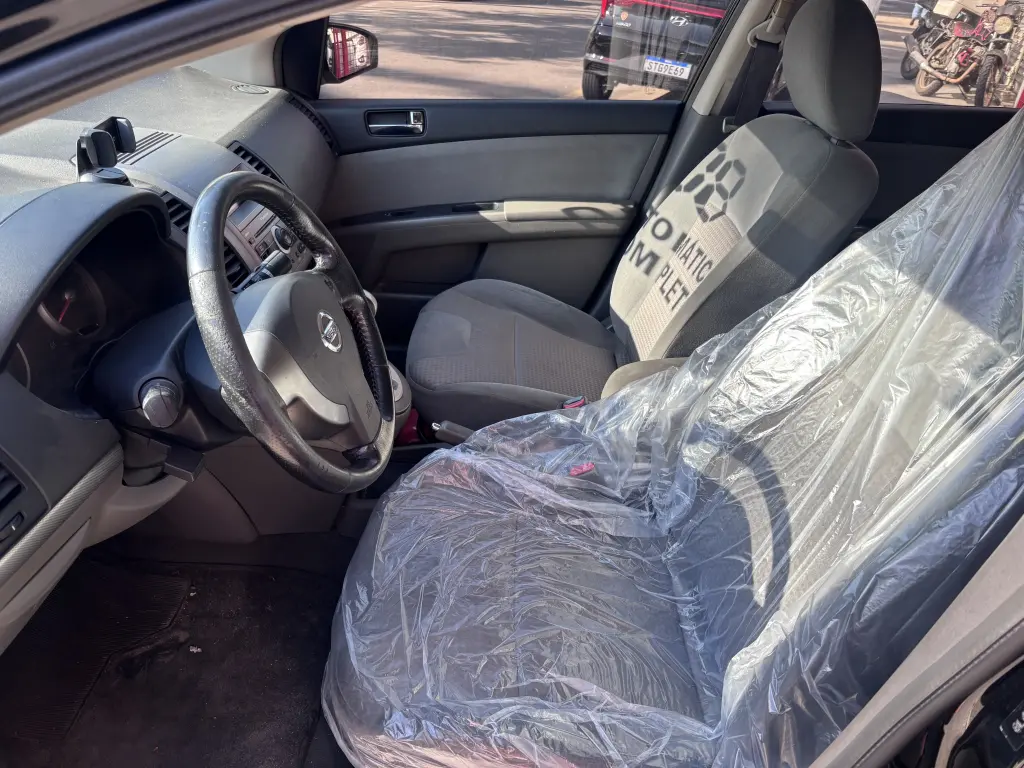 NISSAN Sentra - Foto