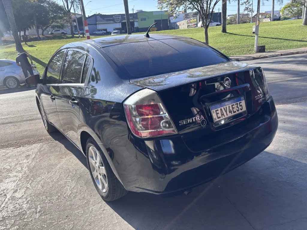 NISSAN Sentra - Foto