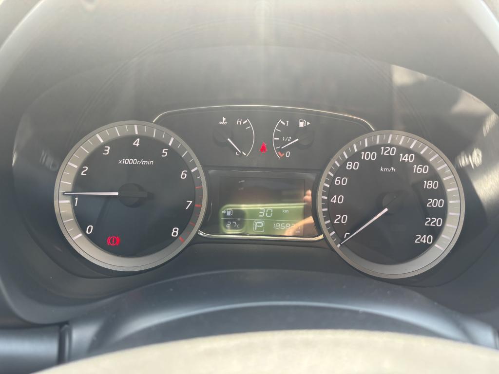 NISSAN Sentra - Foto