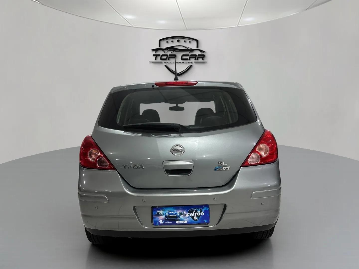NISSAN Tiida Hatch - Foto