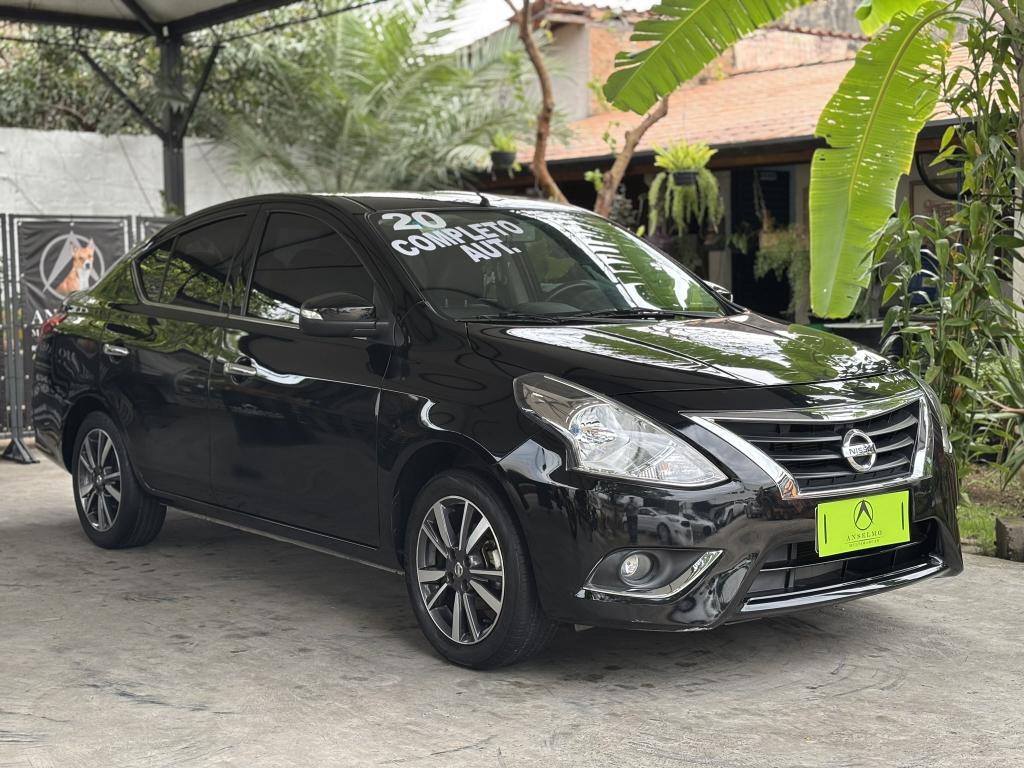 NISSAN Versa Sedan - Foto