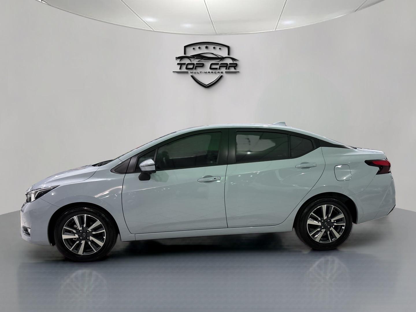 NISSAN Versa Sedan - Miniatura