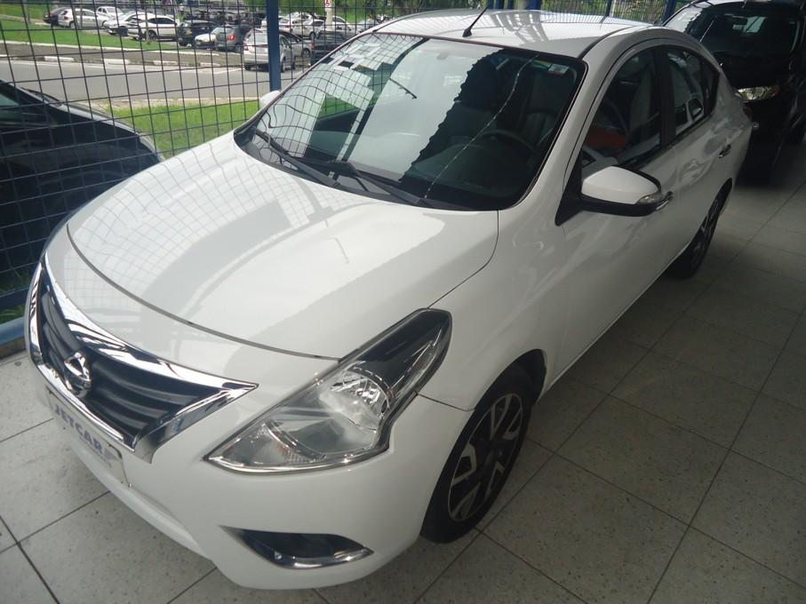 NISSAN Versa Sedan