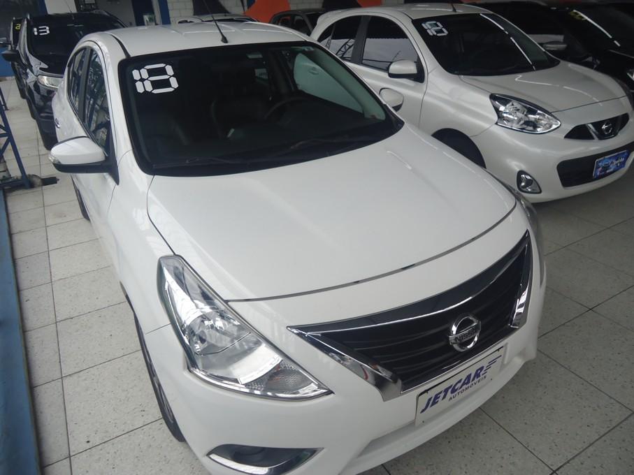 NISSAN Versa Sedan - Foto