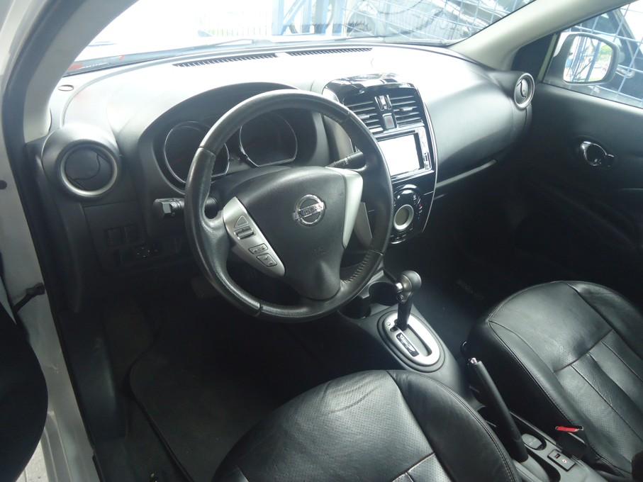 NISSAN Versa Sedan - Foto