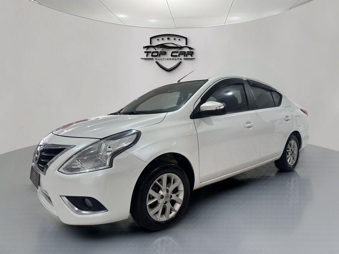 NISSAN Versa Sedan - Foto