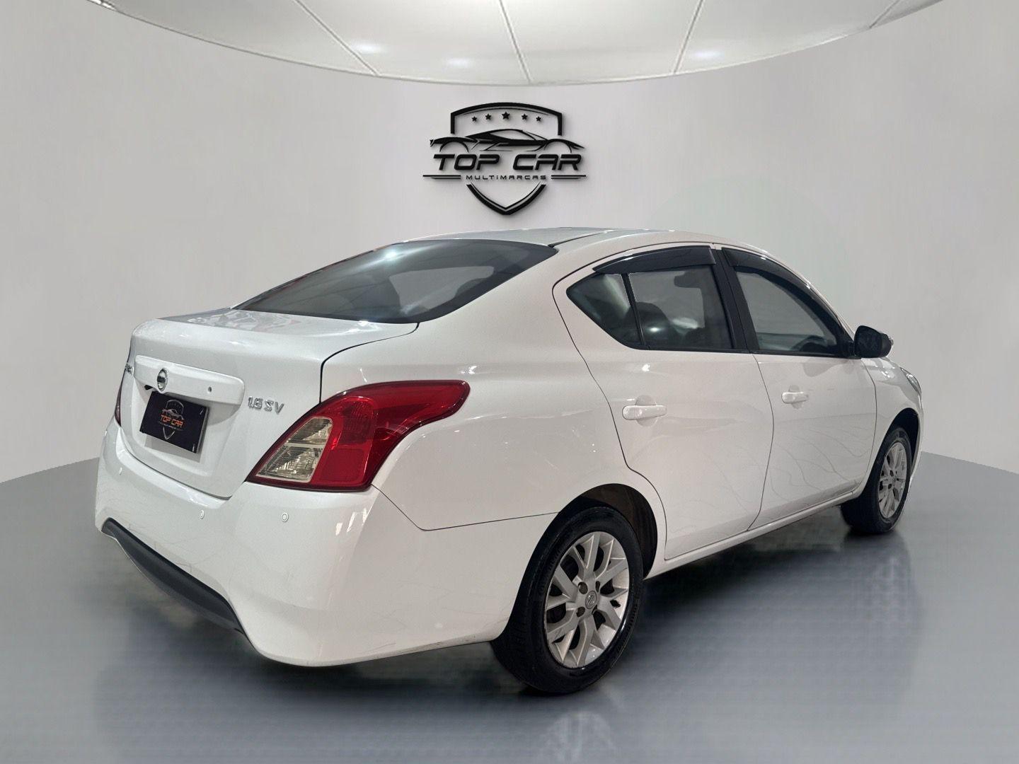 NISSAN Versa Sedan - Foto