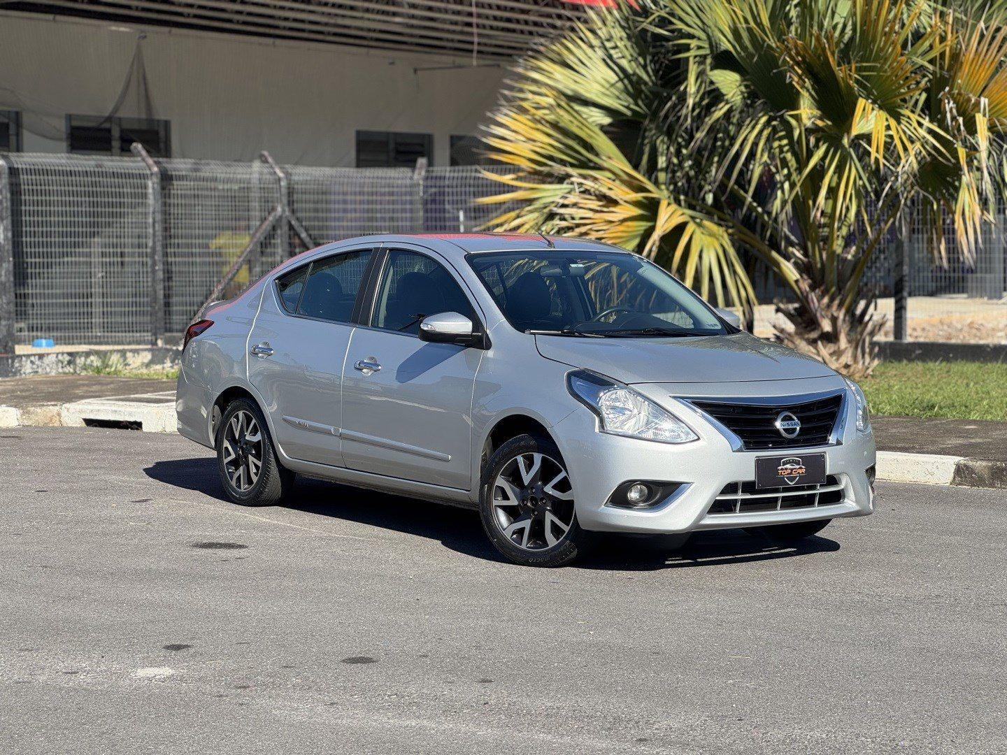 NISSAN Versa Sedan