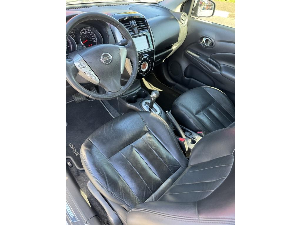 NISSAN Versa Sedan - Foto