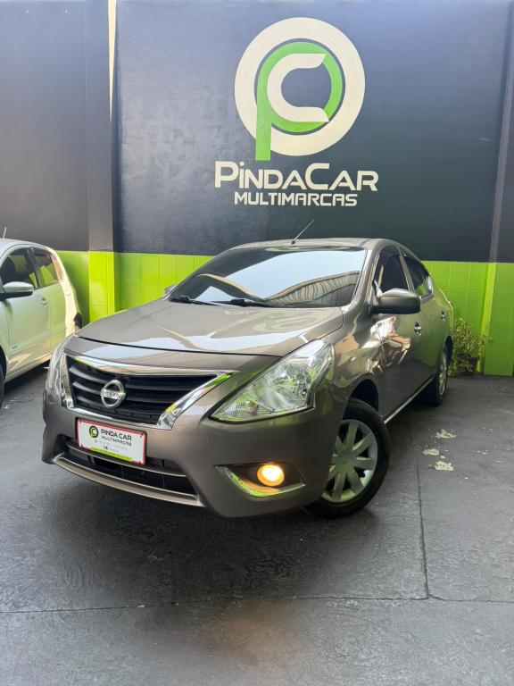NISSAN Versa Sedan - Foto