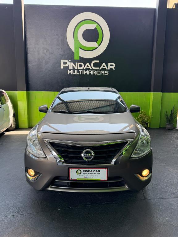 NISSAN Versa Sedan - Foto