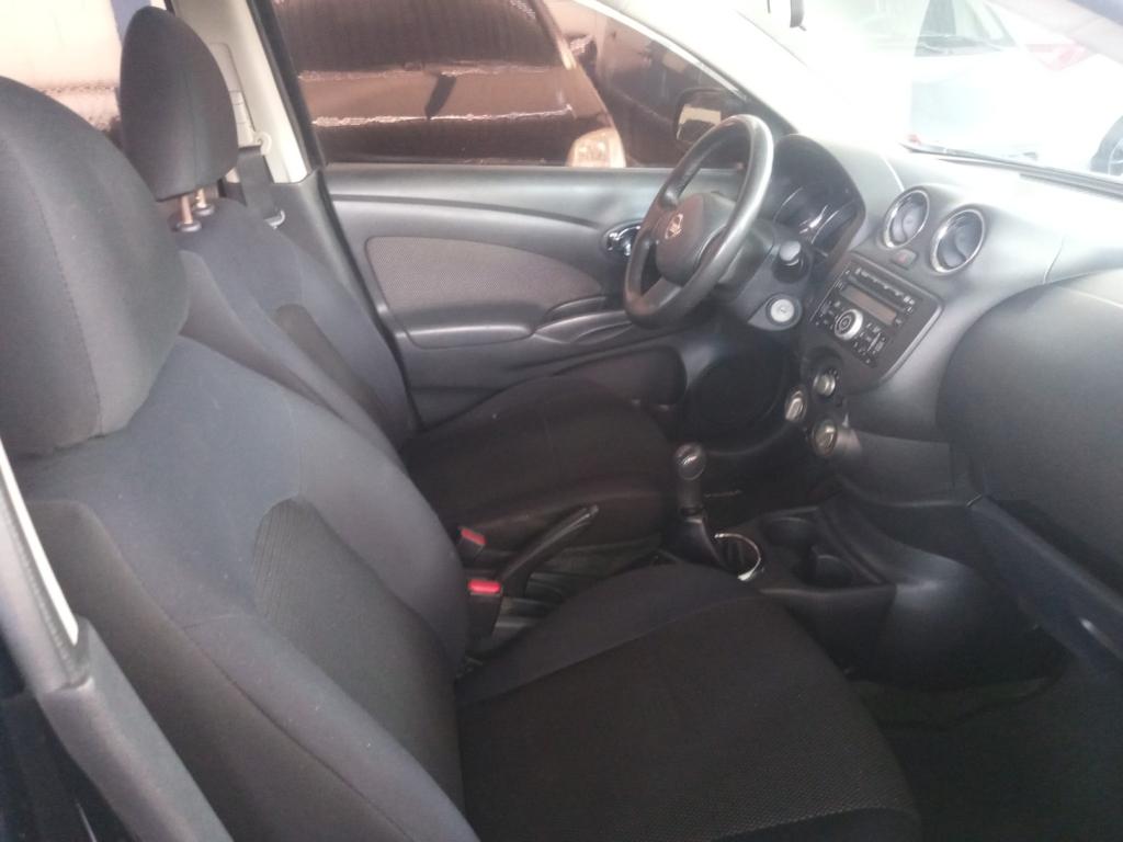NISSAN Versa Sedan - Foto