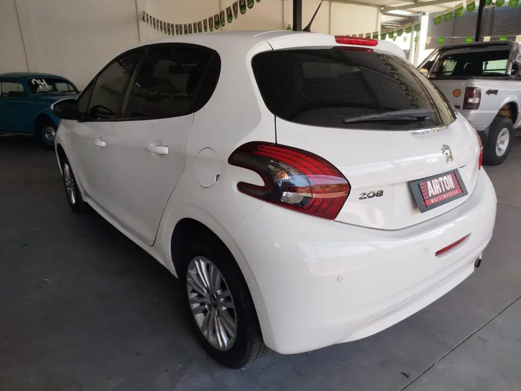 PEUGEOT 208 - Foto