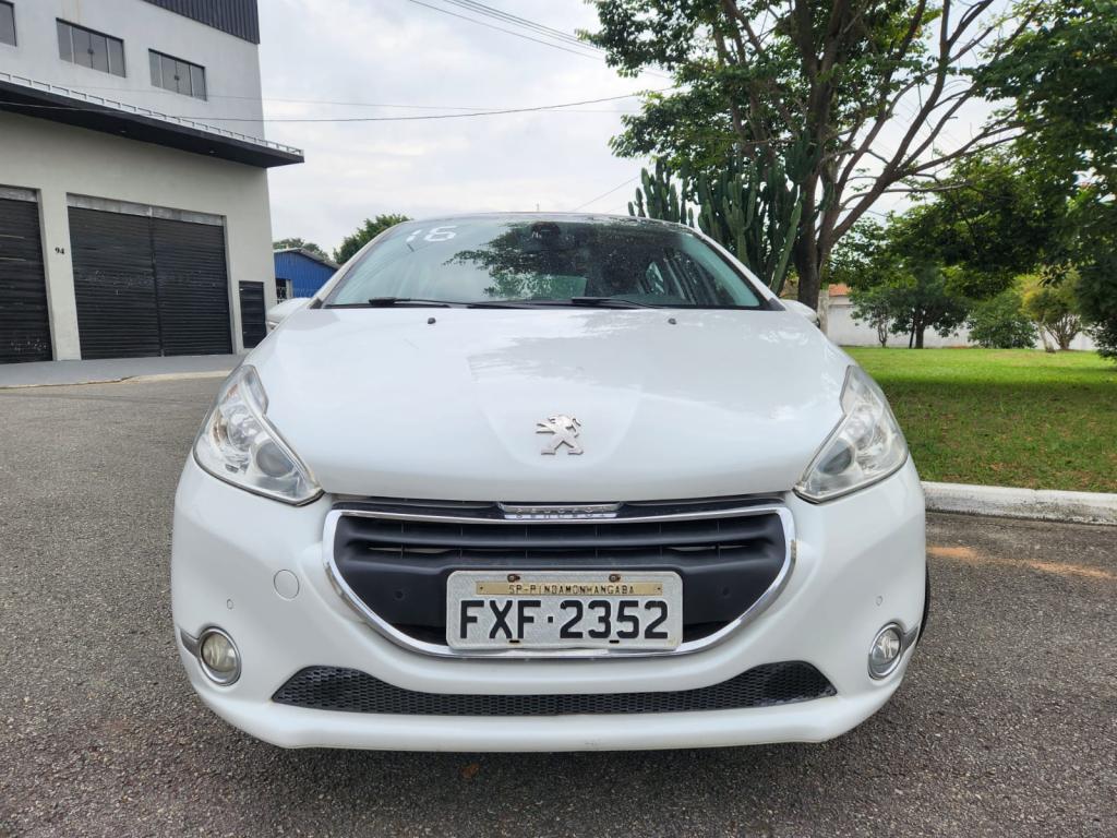 PEUGEOT 208 - Foto