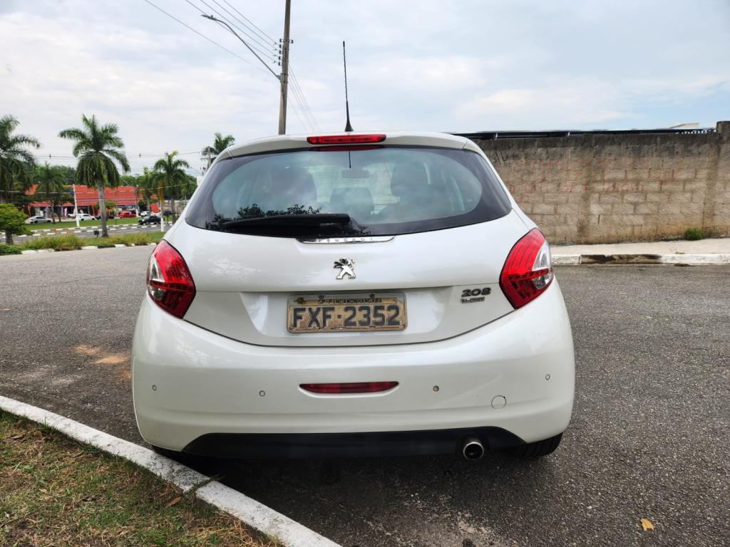 PEUGEOT 208 - Foto