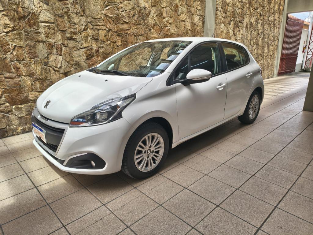 PEUGEOT 208 - Foto