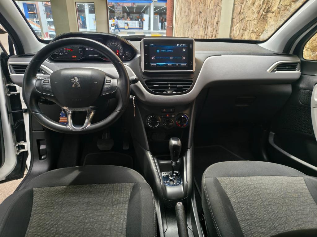 PEUGEOT 208 - Foto