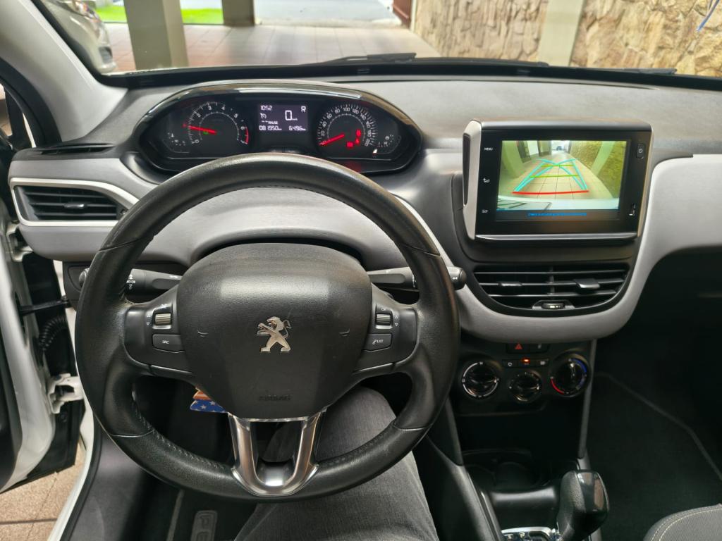 PEUGEOT 208 - Foto