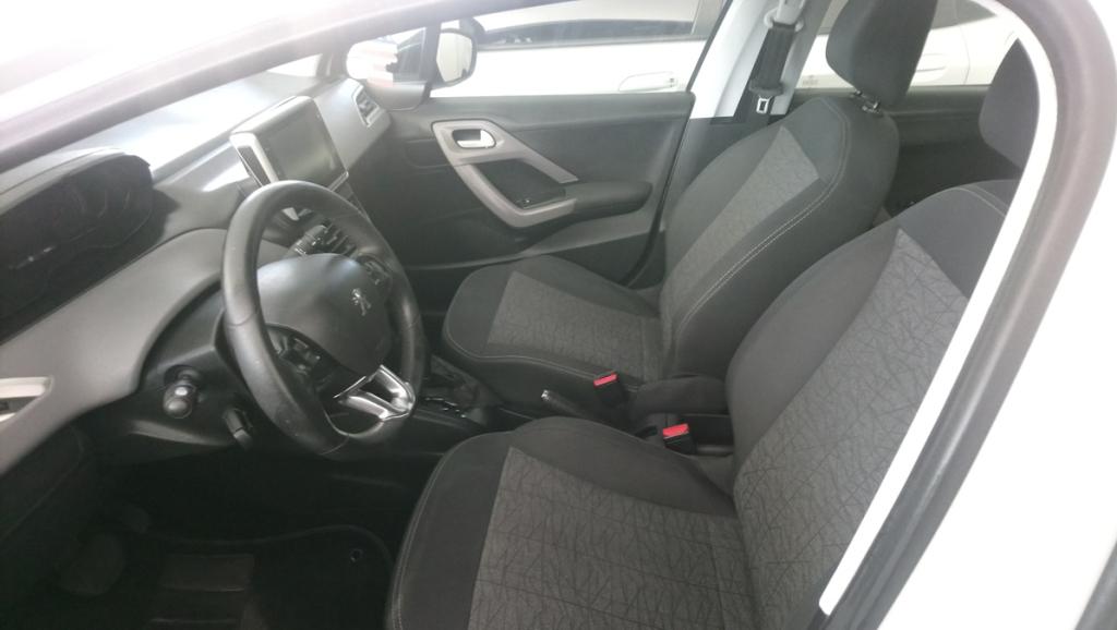PEUGEOT 208 - Foto