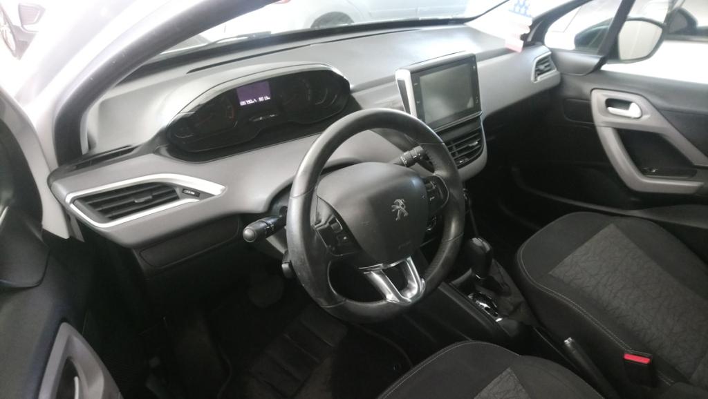 PEUGEOT 208 - Foto