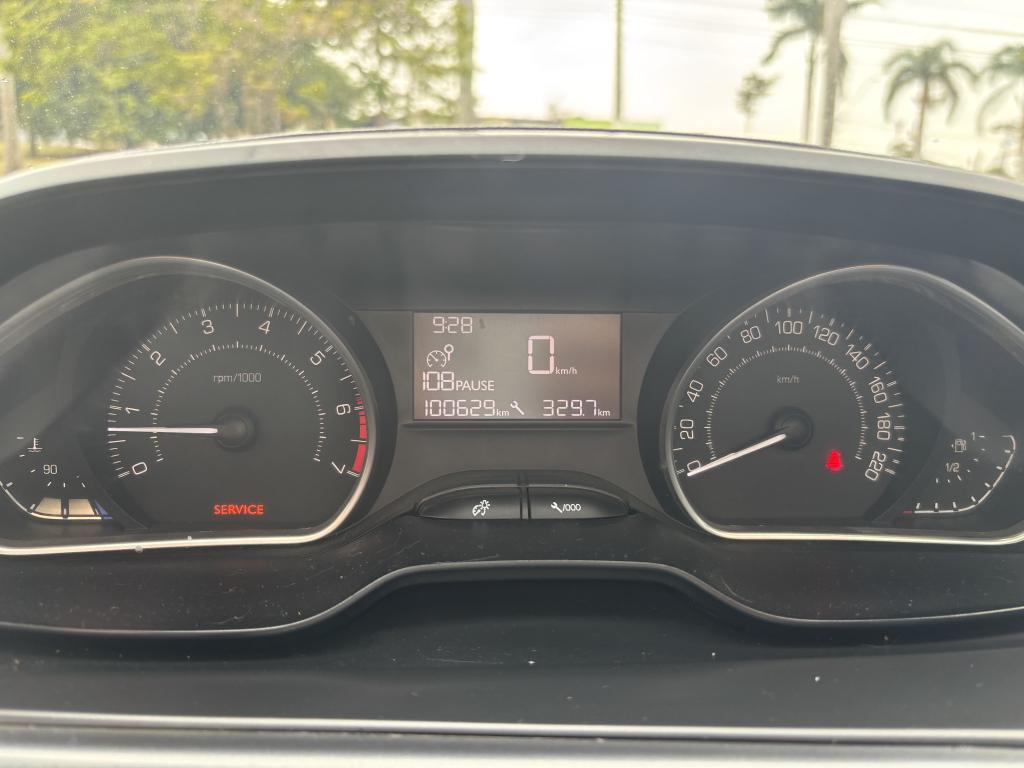 PEUGEOT 208 - Foto