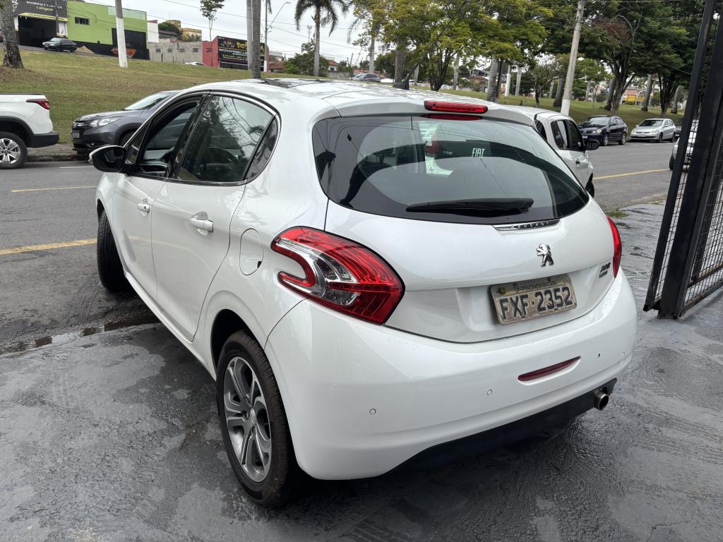 PEUGEOT 208 - Foto