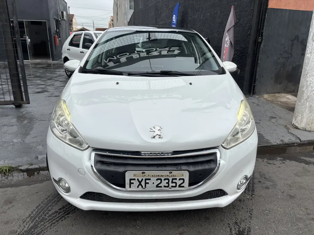 PEUGEOT 208 - Foto