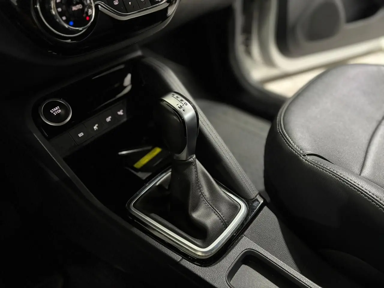 RENAULT Captur - Foto