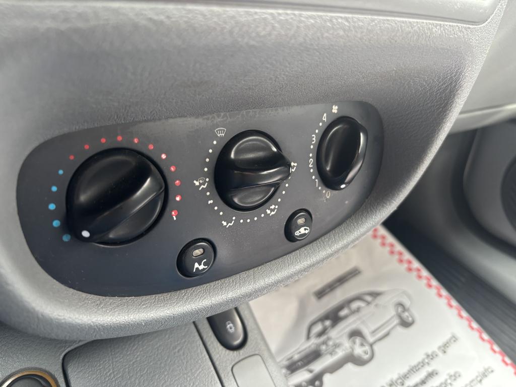 RENAULT Clio Hatch - Foto