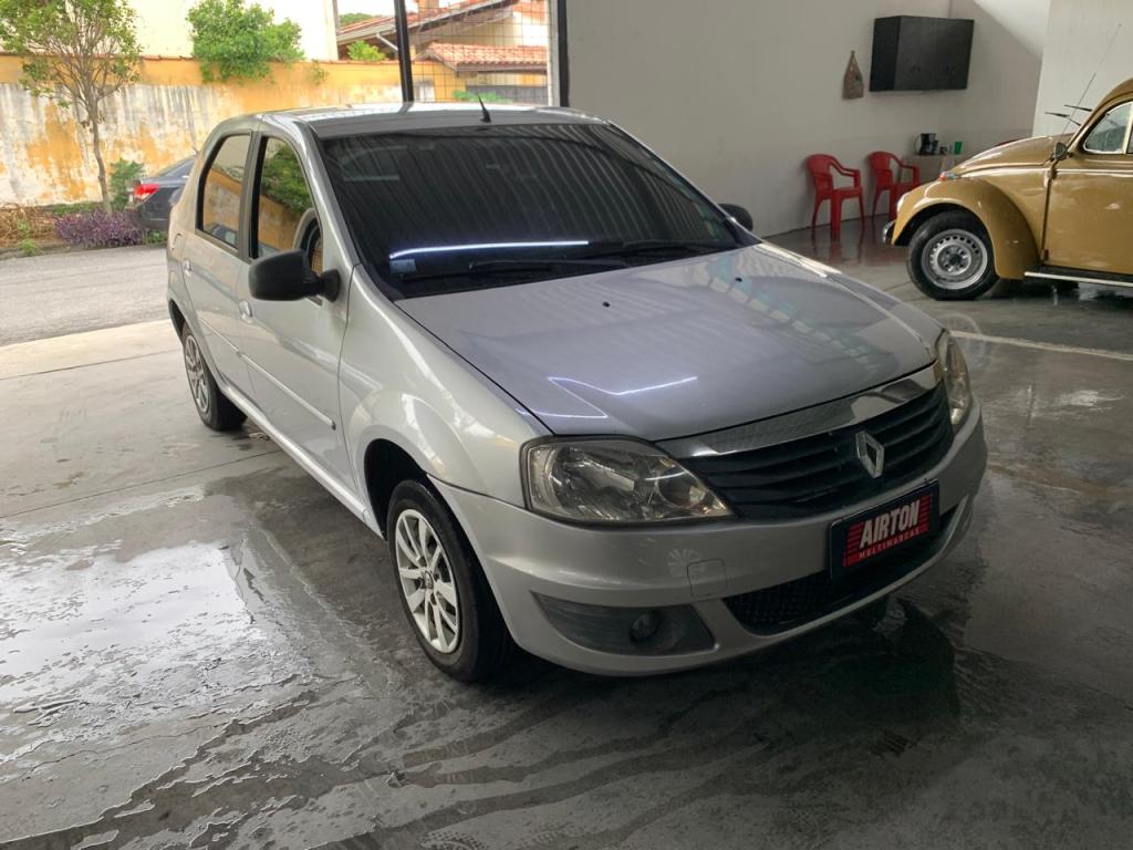 RENAULT Logan