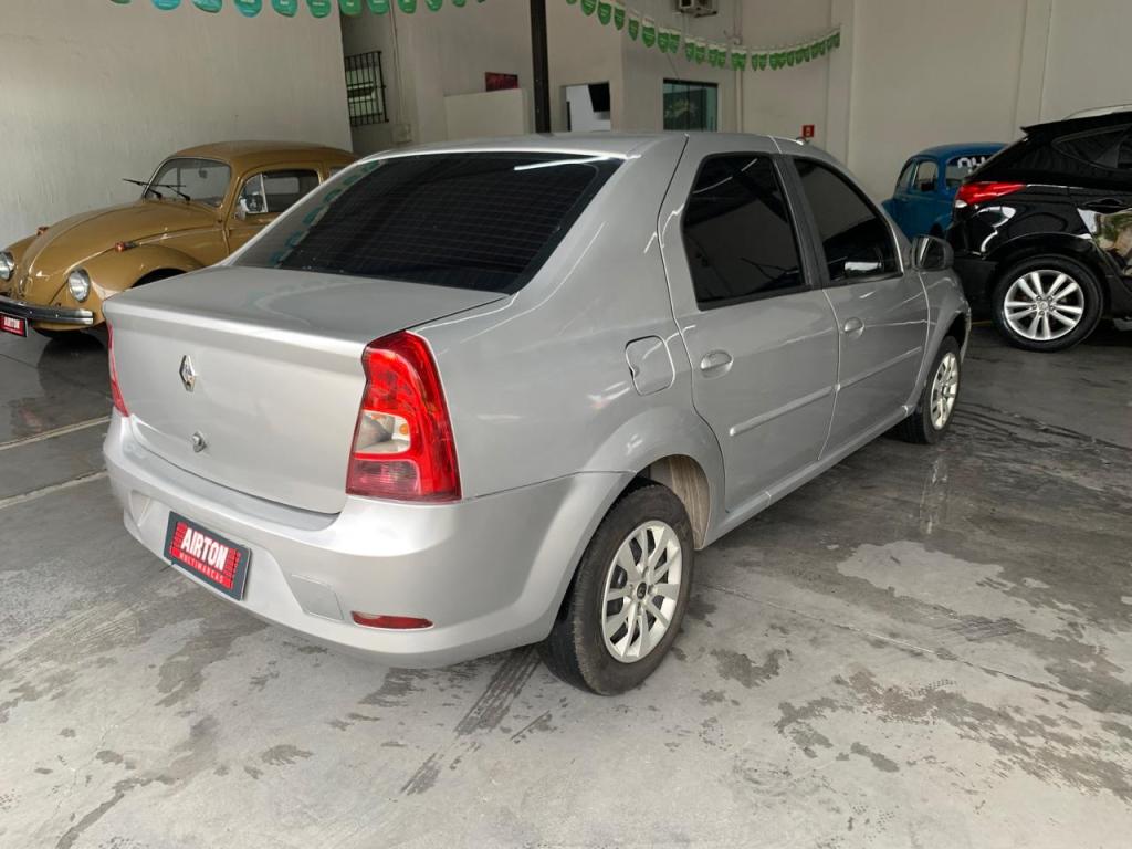 RENAULT Logan - Foto