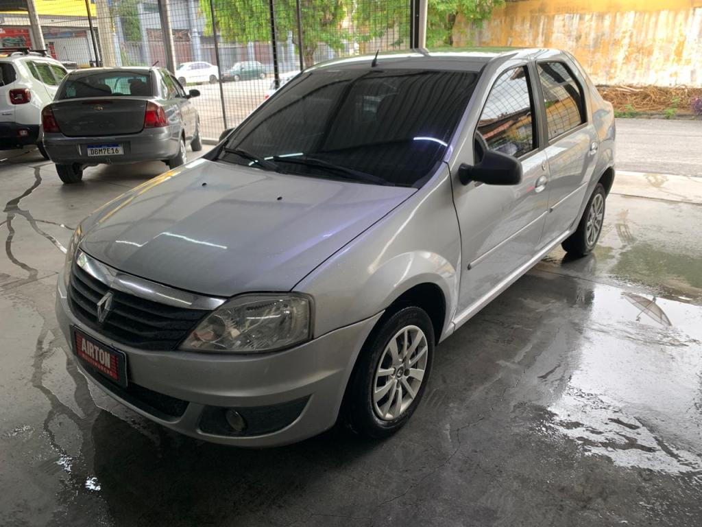 RENAULT Logan - Foto