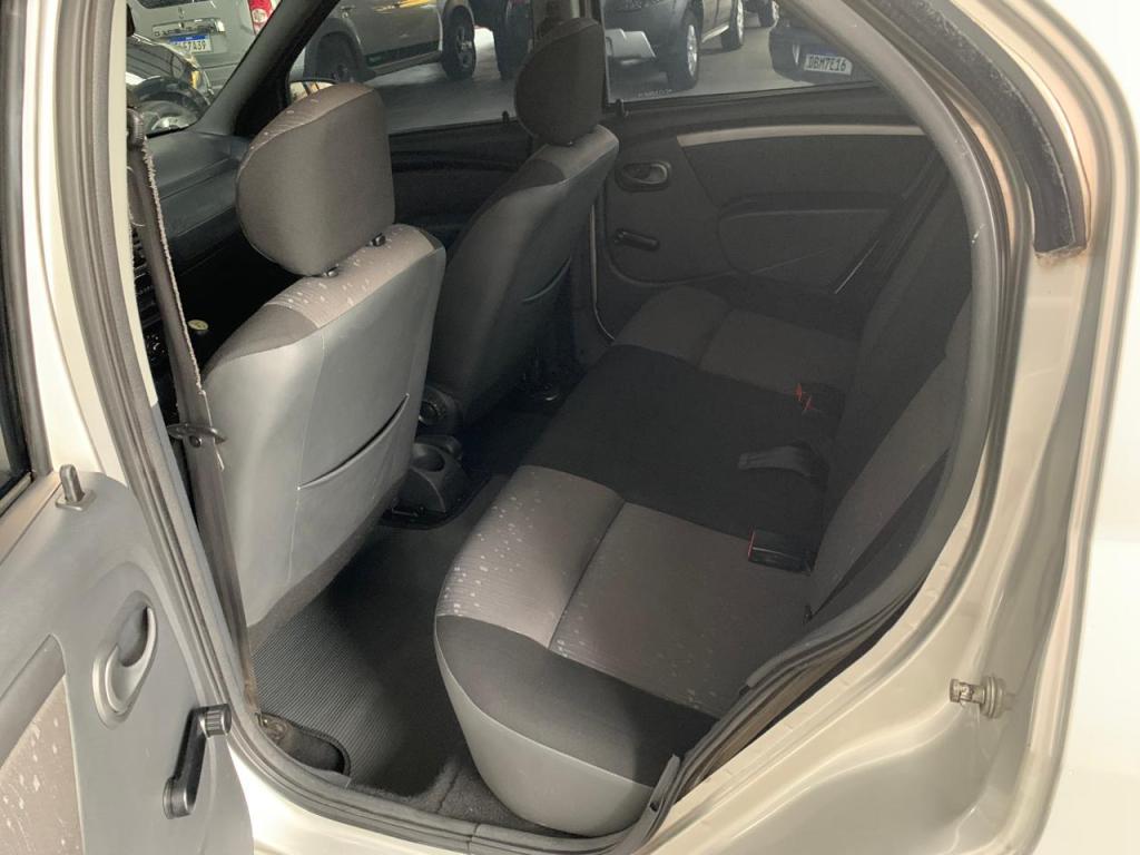 RENAULT Logan - Foto