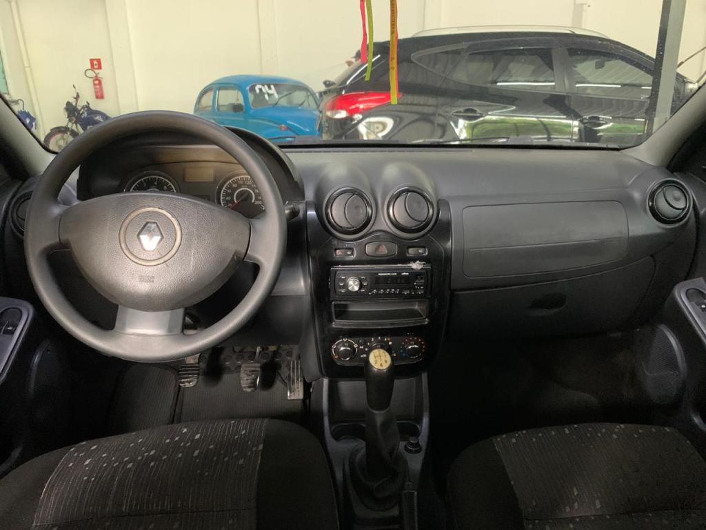 RENAULT Logan - Foto