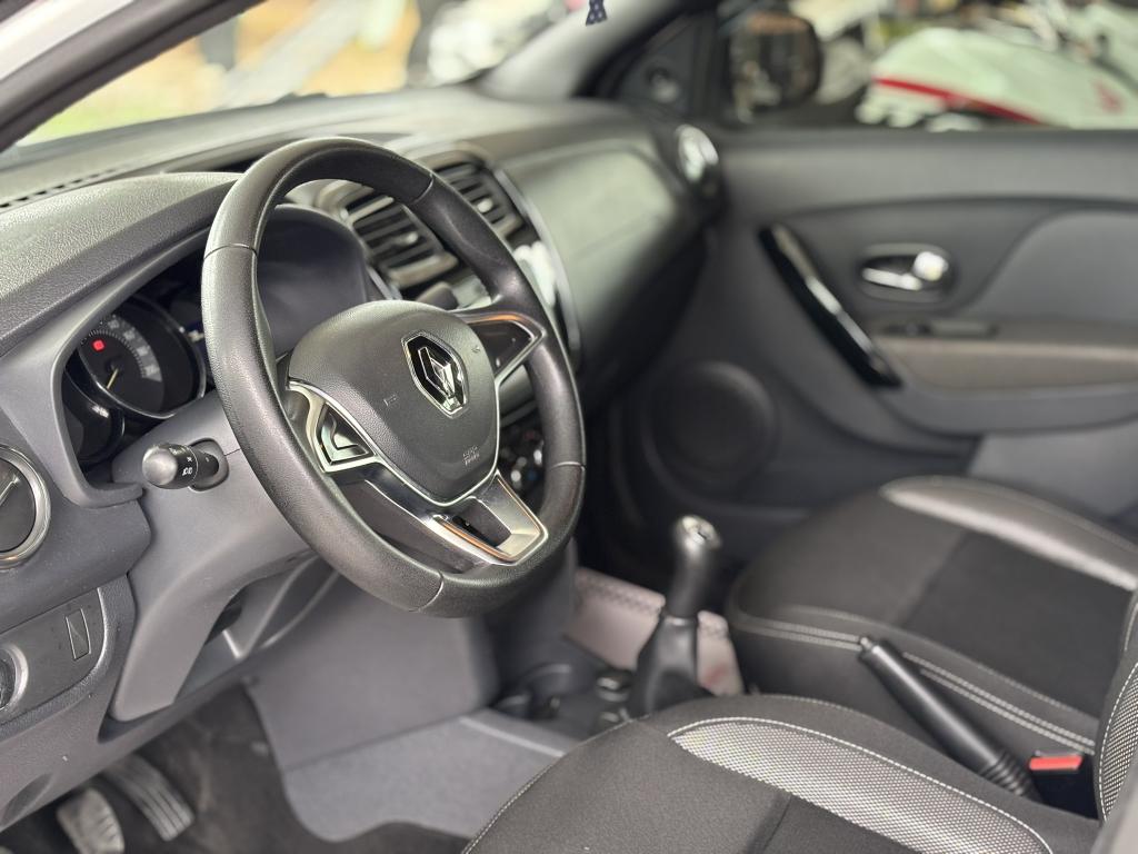 RENAULT Logan - Foto