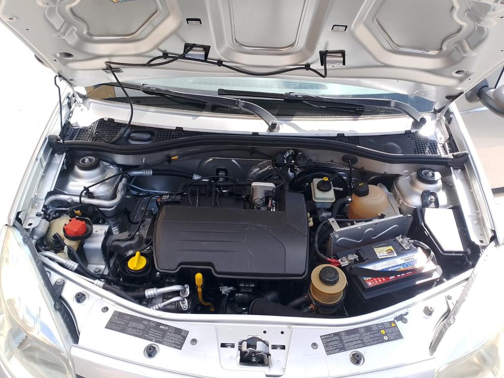 RENAULT Sandero - Foto