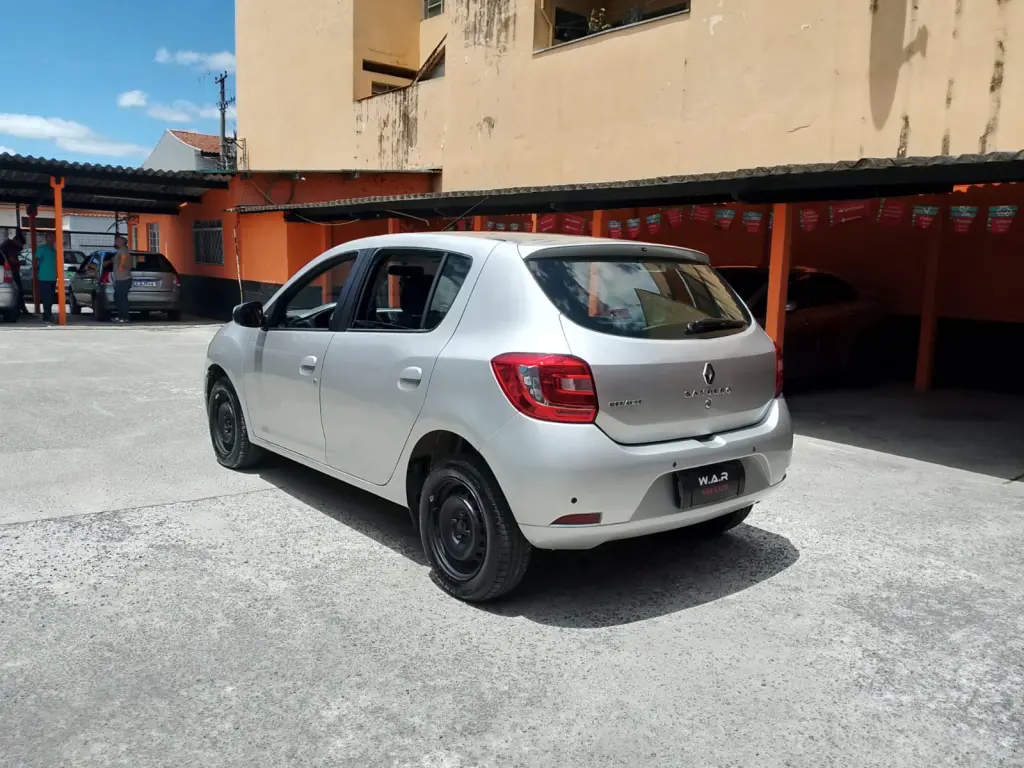 RENAULT Sandero - Foto