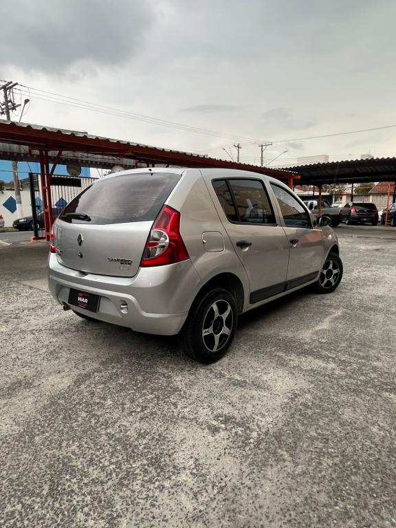 RENAULT Sandero - Foto